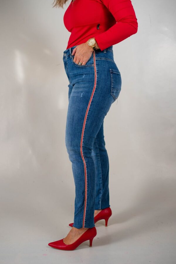 JEAN REGULAR SÚPER ELASTIZADO LATERAL CON STRASS PLATA Y ROJO