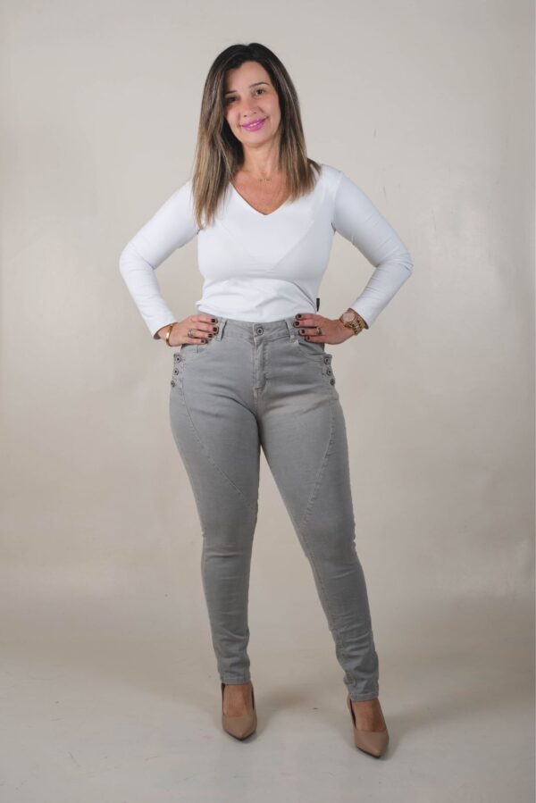 JEAN SKINNY SÚPER ELASTIZADO - BOTONES BOLSILLOS