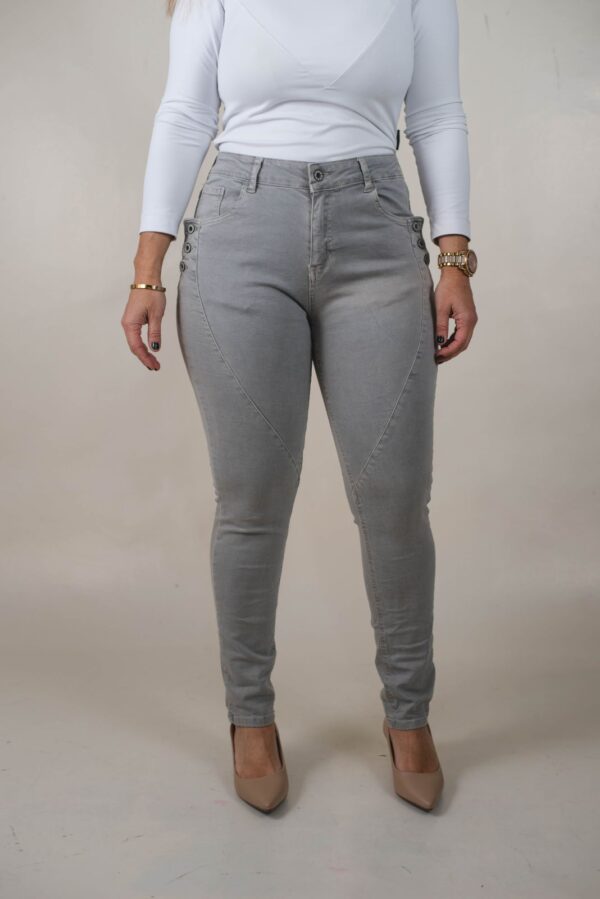 JEAN SKINNY SÚPER ELASTIZADO - BOTONES BOLSILLOS