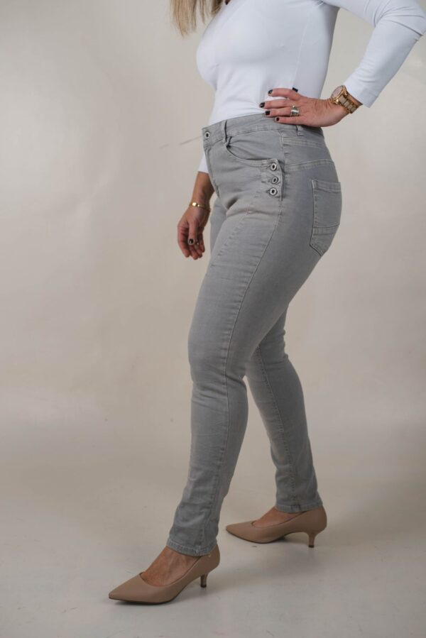 JEAN SKINNY SÚPER ELASTIZADO - BOTONES BOLSILLOS