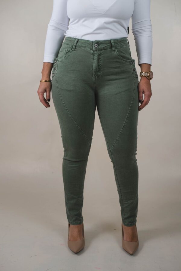 JEAN SKINNY SÚPER ELASTIZADO - BOTONES BOLSILLOS