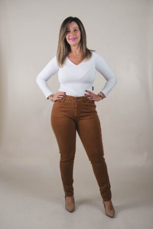 JEAN SKINNY SÚPER ELASTIZADO LATERAL CADENA - Chocolate 1 JEAN SKINNY SÚPER ELASTIZADO LATERAL CADENA