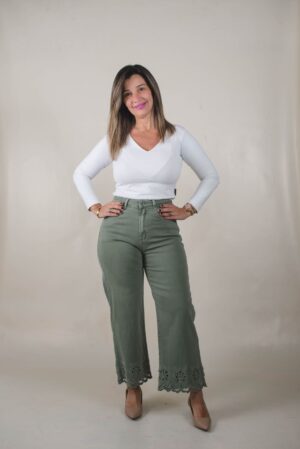 JEANS RECTO ELASTIZADO BORDADO - Verde 1 JEAN RECTO ELASTIZADO BORDADO
