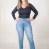 JEAN RECTO SÚPER ELASTIZADO RUEDO DESFLECADO CON APLIQUES STRASS