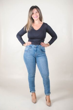 JEANS REGULAR EXTRA LYCRA BOLSILLOS BORDADOS 1 JEAN REGULAR EXTRA LYCRA BOLSILLOS BORDADOS
