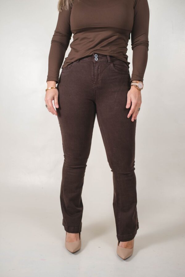 JEAN SEMI OXFORD SÚPER ELASTIZADO DOBLE BOTÓN