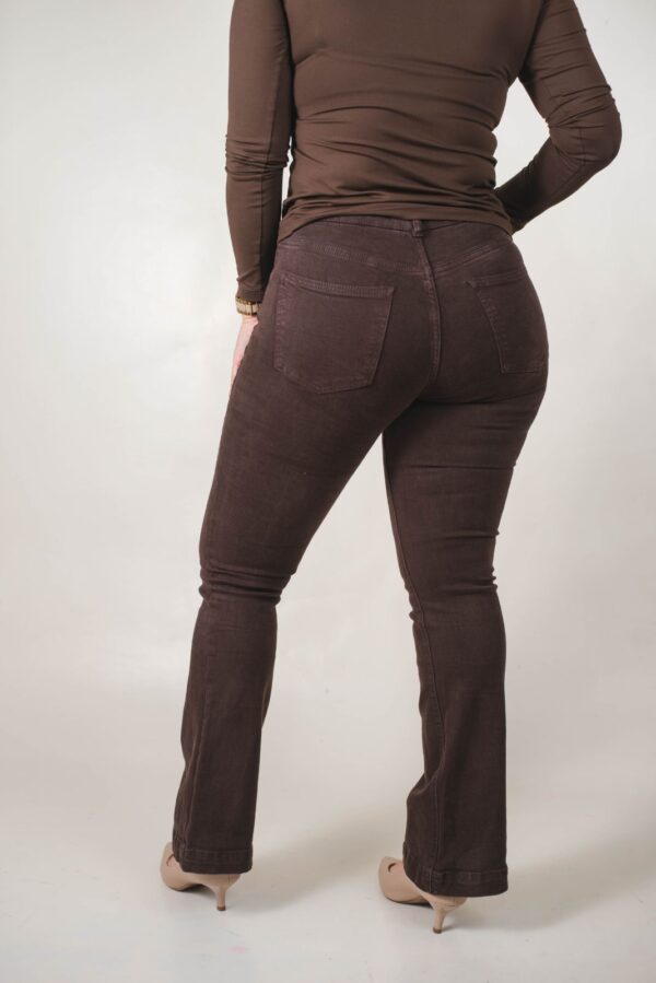 JEAN SEMI OXFORD SÚPER ELASTIZADO DOBLE BOTÓN