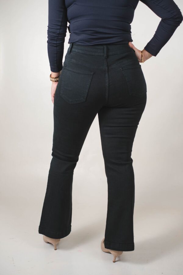JEAN SEMI OXFORD SÚPER ELASTIZADO DOBLE BOTÓN
