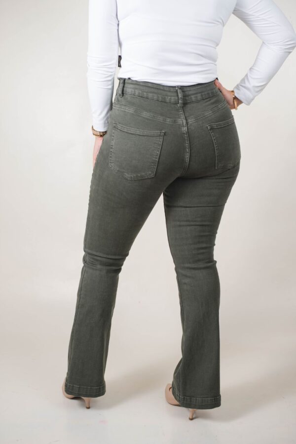 JEAN SEMI OXFORD SÚPER ELASTIZADO DOBLE BOTÓN