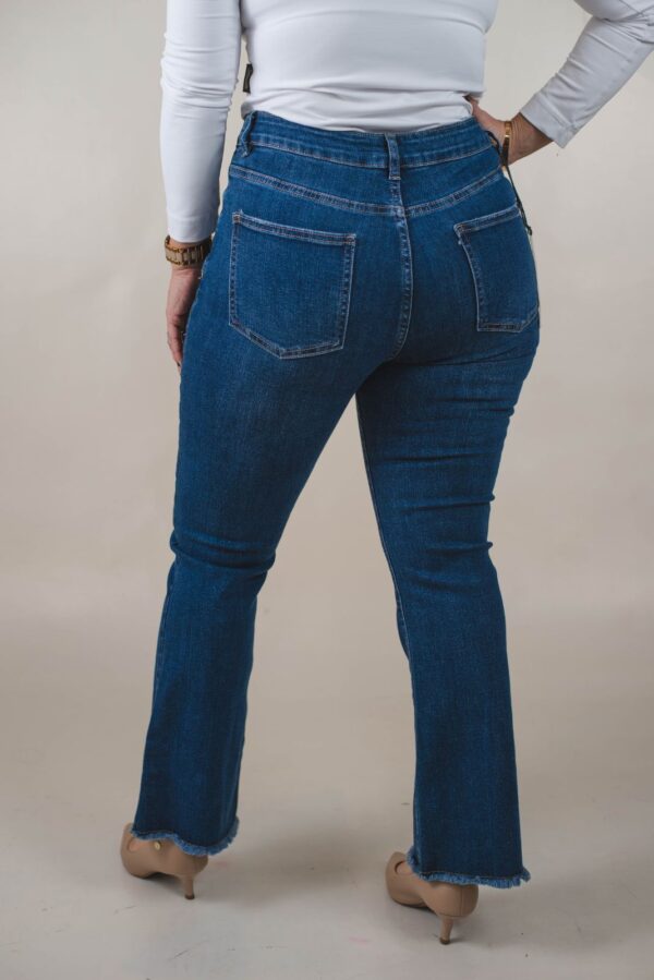JEAN SEMI OXFORD SÚPER ELASTIZADO RUEDO DESFLECADO
