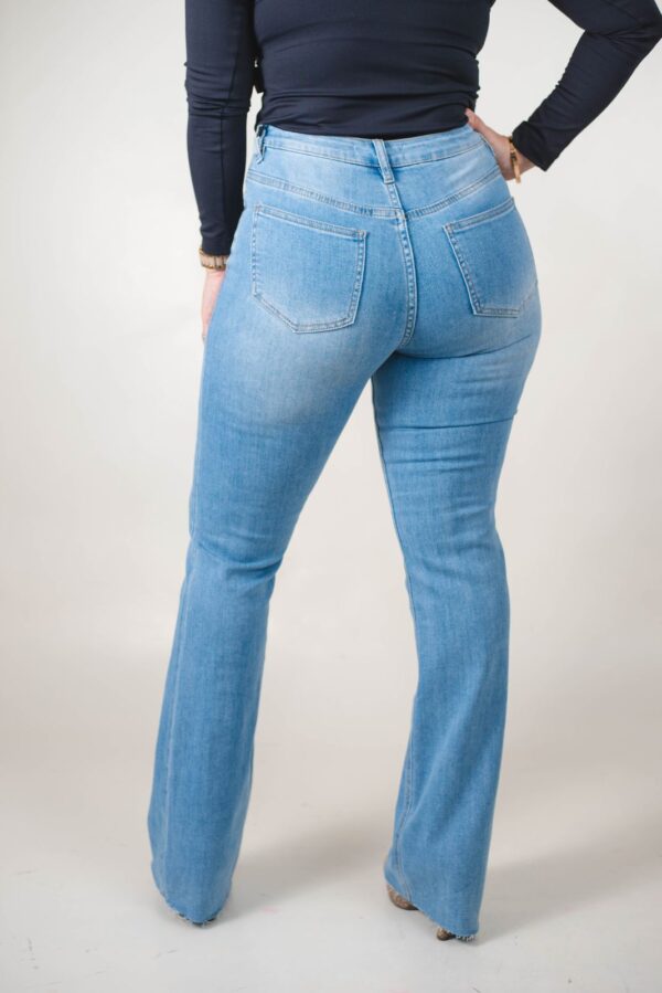 JEAN SEMI OXFORD SÚPER ELASTIZADO RUEDO DESFLECADO