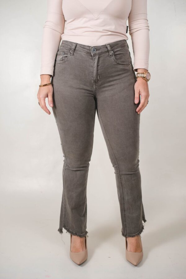 JEAN SEMI OXFORD SÚPER ELASTIZADO RUEDO DESFLECADO