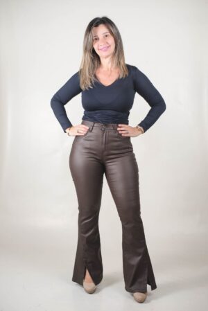 PANTALÓN ECO CUERO SEMI OXFORD TAJO - Chocolate 1 PANTALÓN ECO CUERO SEMI OXFORD TAJO