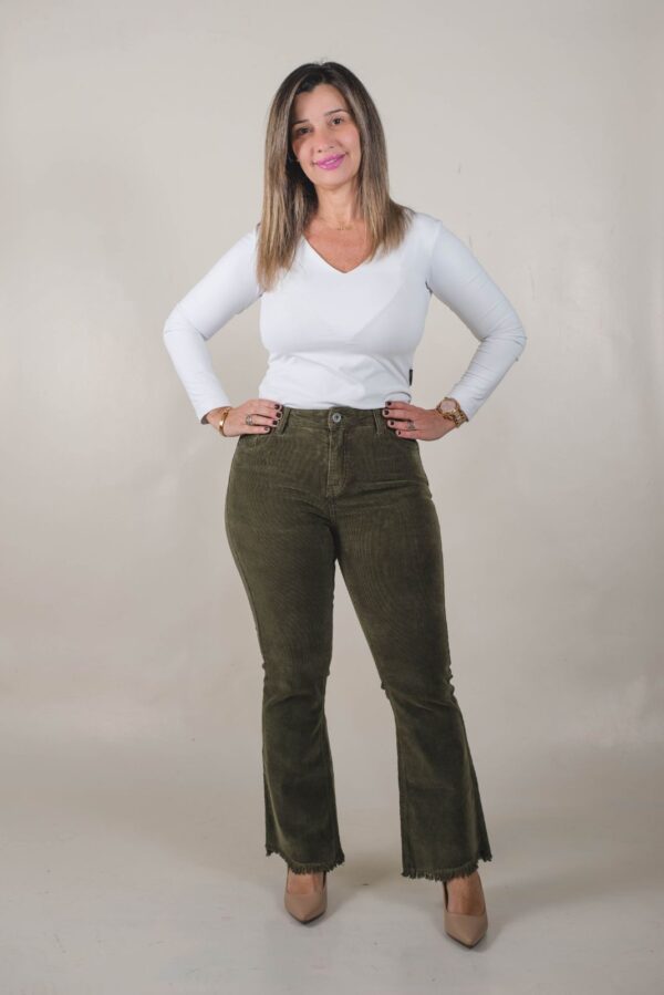 PANTALÓN PANA ELASTIZADO SEMI OXFORD RUEDO DESFLECADO