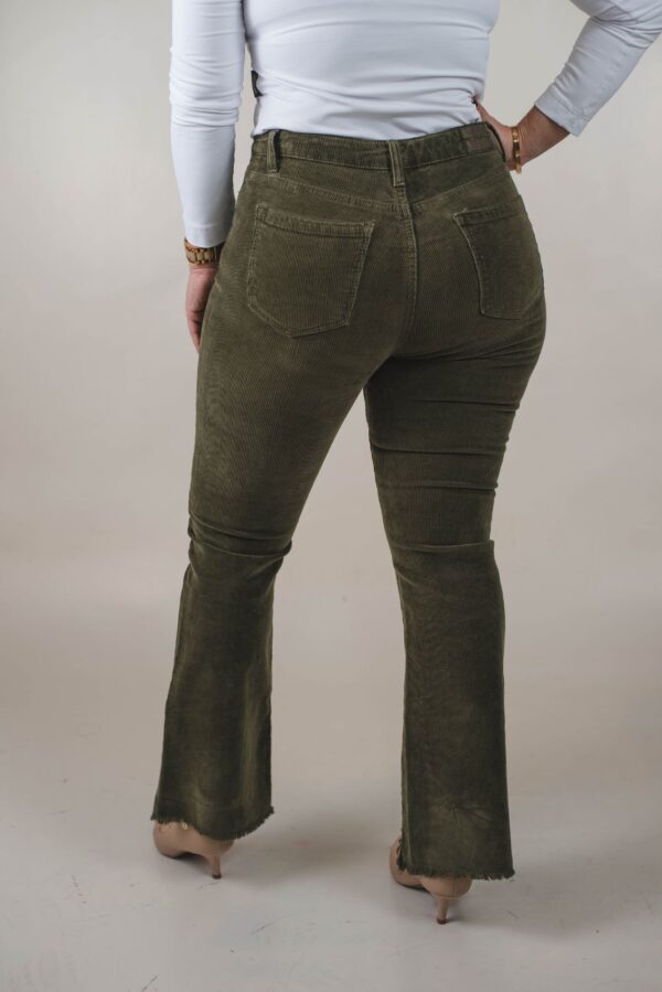 PANTALÓN PANA ELASTIZADO SEMI OXFORD RUEDO DESFLECADO